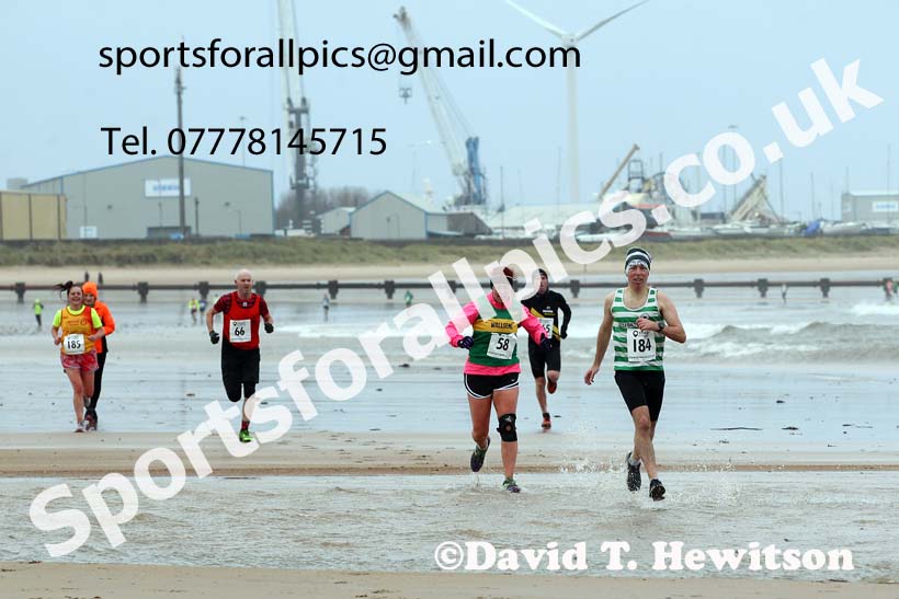 The 2021 Blyth Sands Race, December 5th. Photo: David T. Hewitson/Sports for All Pics